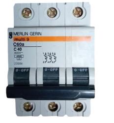 Interruttore magnetotermico 3P 40A 4.5K 3M CUR.C