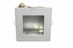 FARETTO DA INCASSO A SOFFITTO QUADRATO CON CORNICE IN ALLUMINIO